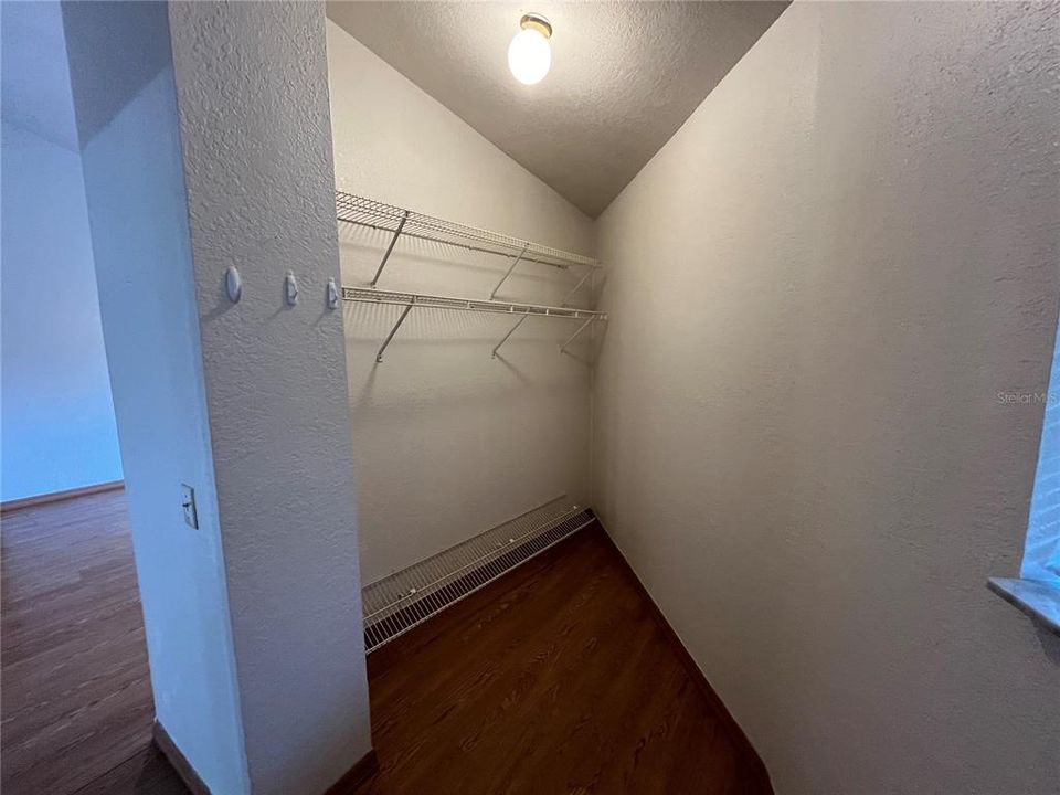 For Rent: $2,000 (3 beds, 2 baths, 1850 Square Feet)