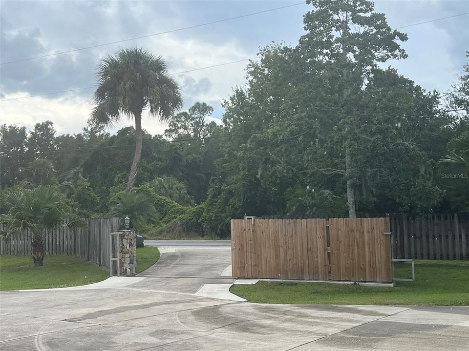 For Rent: $2,000 (3 beds, 2 baths, 1850 Square Feet)