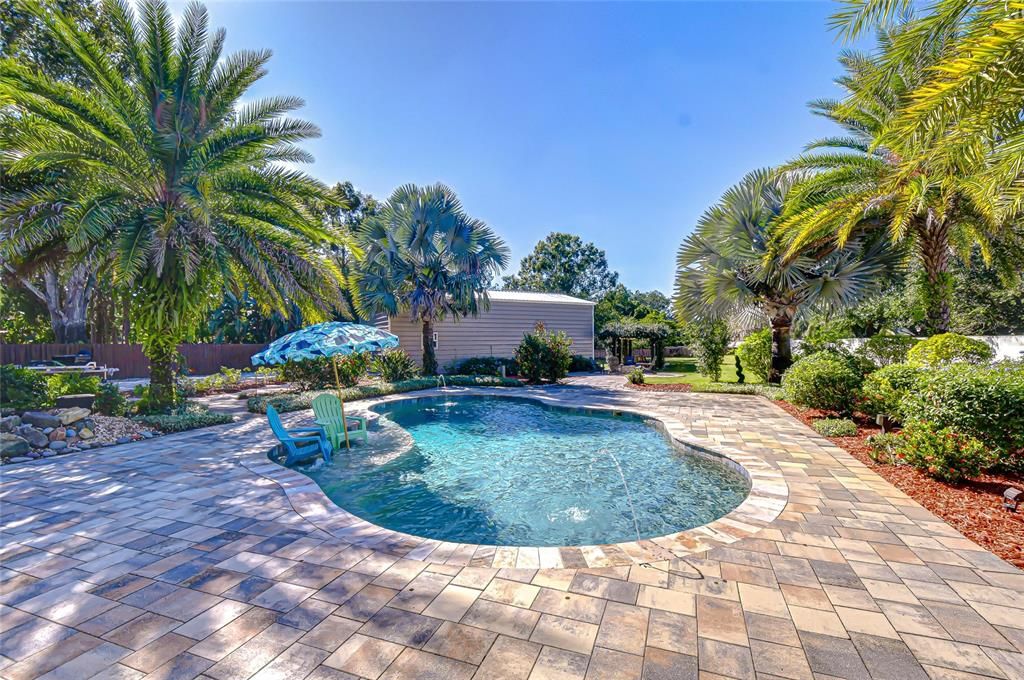 待售: $1,299,000 (6 贝兹, 4 浴室, 4690 平方英尺)