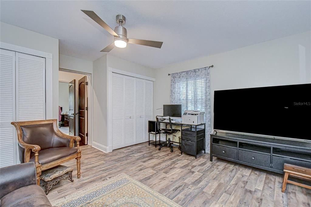 待售: $1,299,000 (6 贝兹, 4 浴室, 4690 平方英尺)