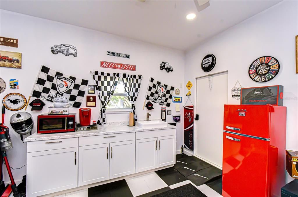 待售: $1,299,000 (6 贝兹, 4 浴室, 4690 平方英尺)