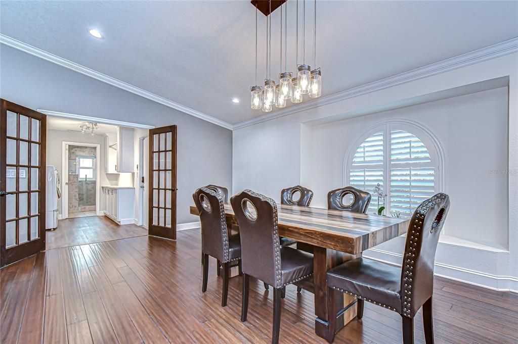 待售: $1,299,000 (6 贝兹, 4 浴室, 4690 平方英尺)