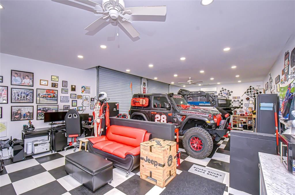 待售: $1,299,000 (6 贝兹, 4 浴室, 4690 平方英尺)