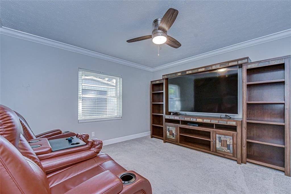 待售: $1,299,000 (6 贝兹, 4 浴室, 4690 平方英尺)