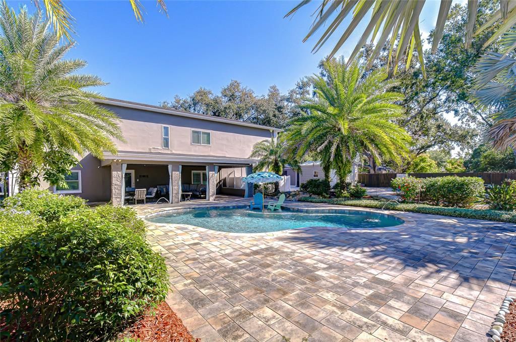 待售: $1,299,000 (6 贝兹, 4 浴室, 4690 平方英尺)