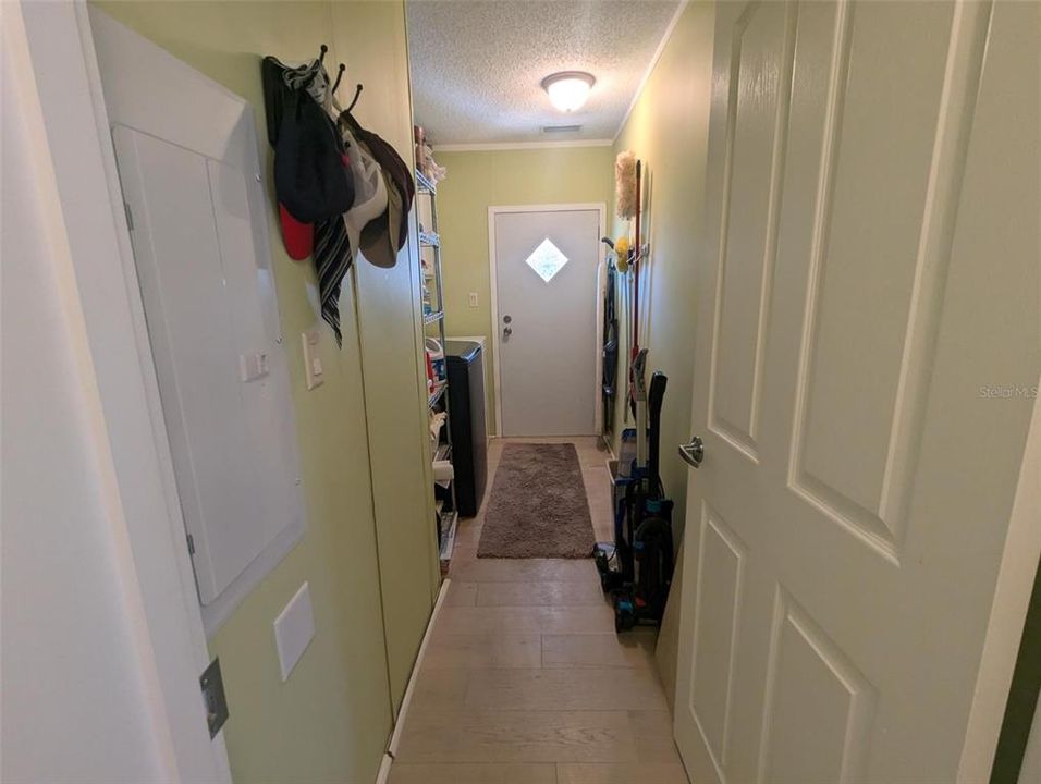 For Sale: $175,000 (2 beds, 2 baths, 1296 Square Feet)