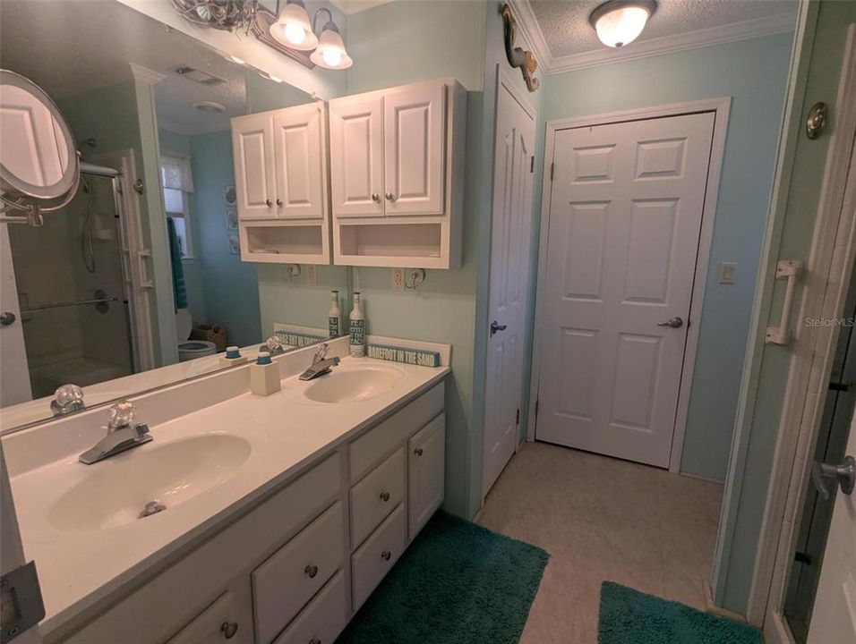 For Sale: $175,000 (2 beds, 2 baths, 1296 Square Feet)