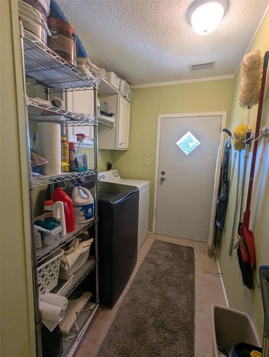 For Sale: $175,000 (2 beds, 2 baths, 1296 Square Feet)