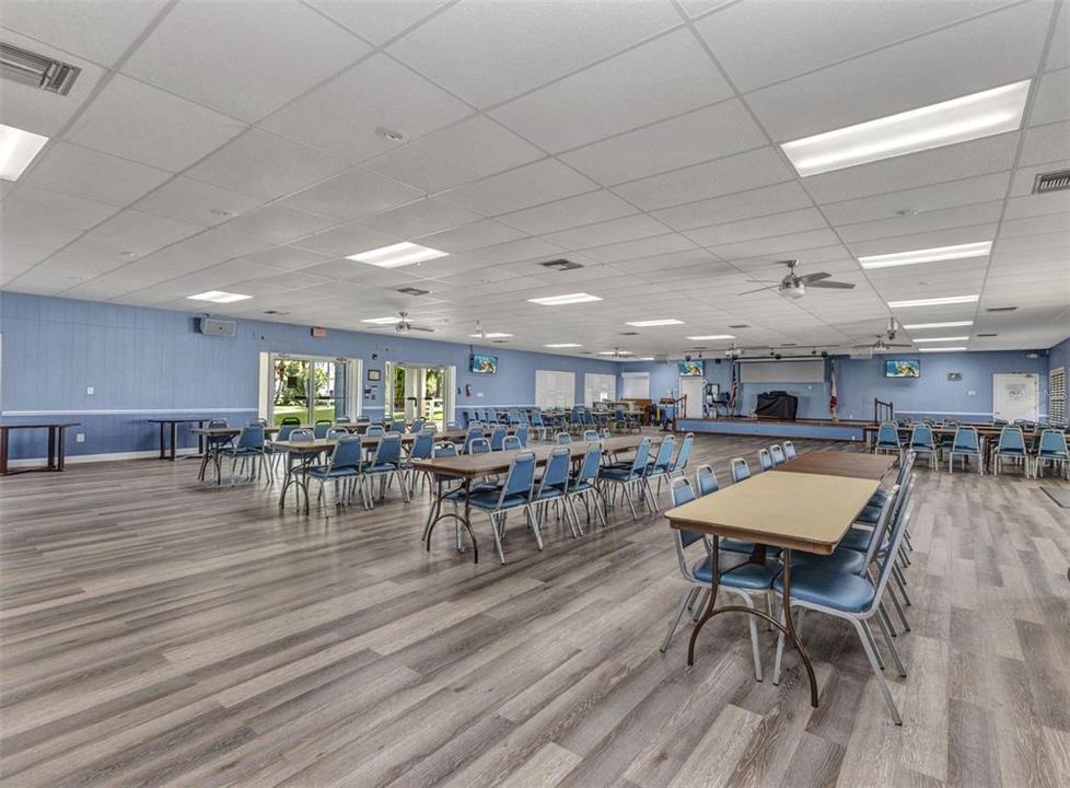 For Sale: $175,000 (2 beds, 2 baths, 1296 Square Feet)