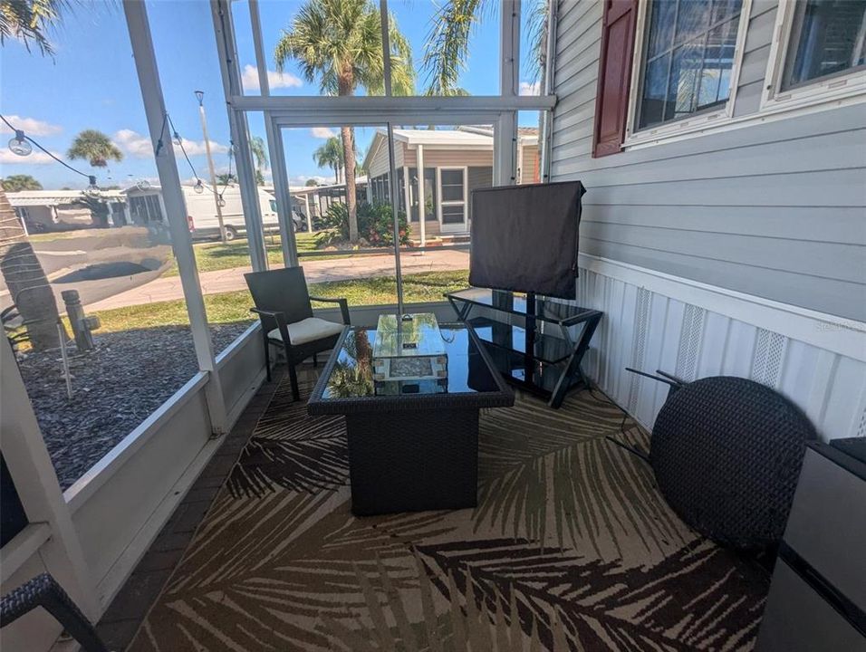 For Sale: $175,000 (2 beds, 2 baths, 1296 Square Feet)