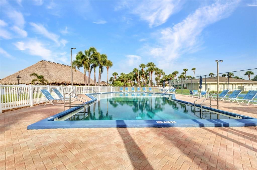 For Sale: $175,000 (2 beds, 2 baths, 1296 Square Feet)