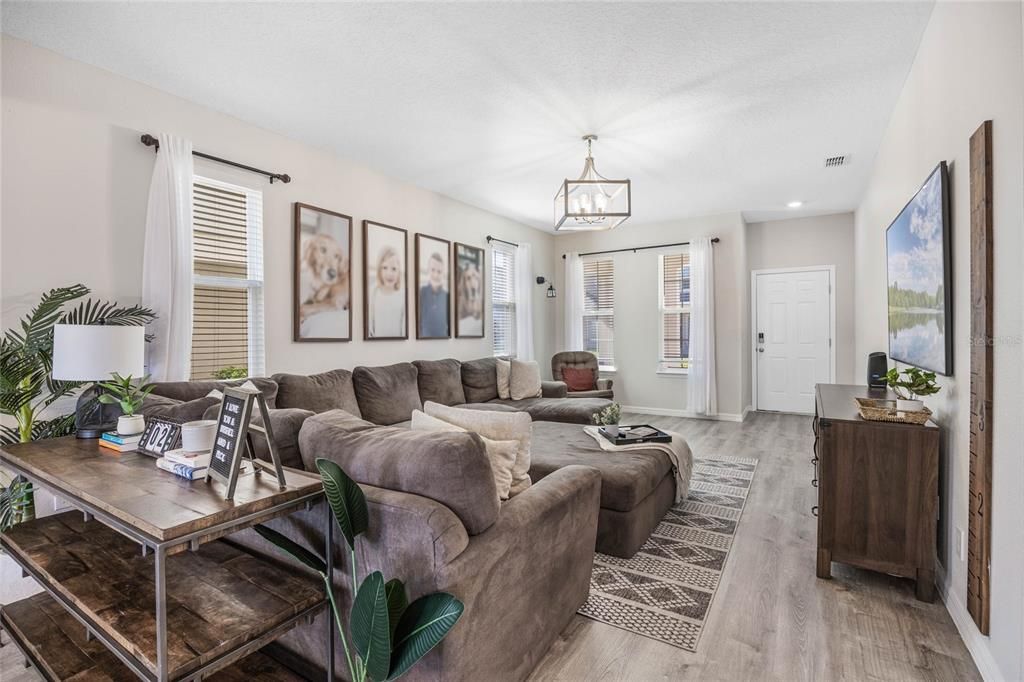 For Sale: $450,000 (4 beds, 3 baths, 2220 Square Feet)