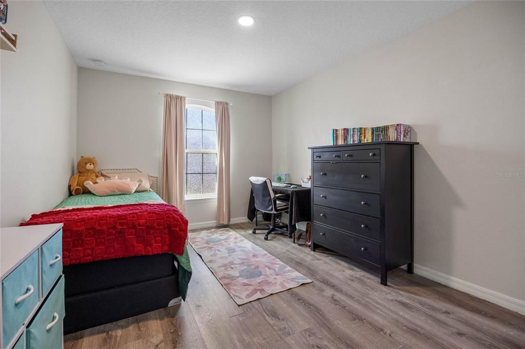 For Sale: $450,000 (4 beds, 3 baths, 2220 Square Feet)