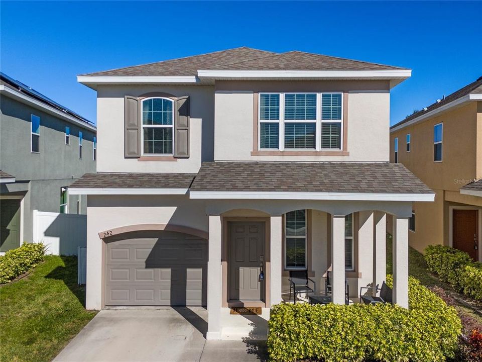 For Sale: $450,000 (4 beds, 3 baths, 2220 Square Feet)