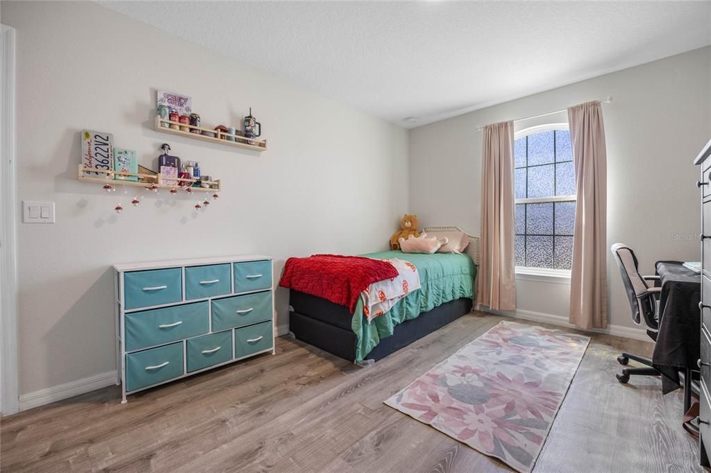 For Sale: $450,000 (4 beds, 3 baths, 2220 Square Feet)