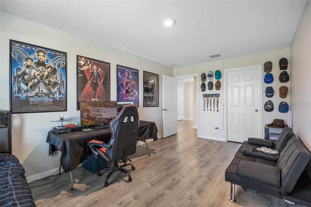 For Sale: $450,000 (4 beds, 3 baths, 2220 Square Feet)