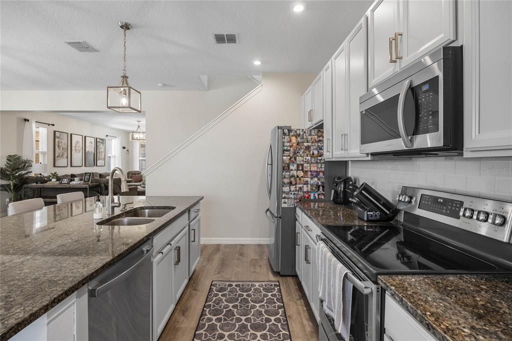 For Sale: $450,000 (4 beds, 3 baths, 2220 Square Feet)