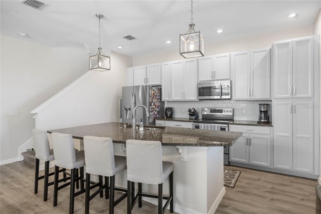 For Sale: $450,000 (4 beds, 3 baths, 2220 Square Feet)