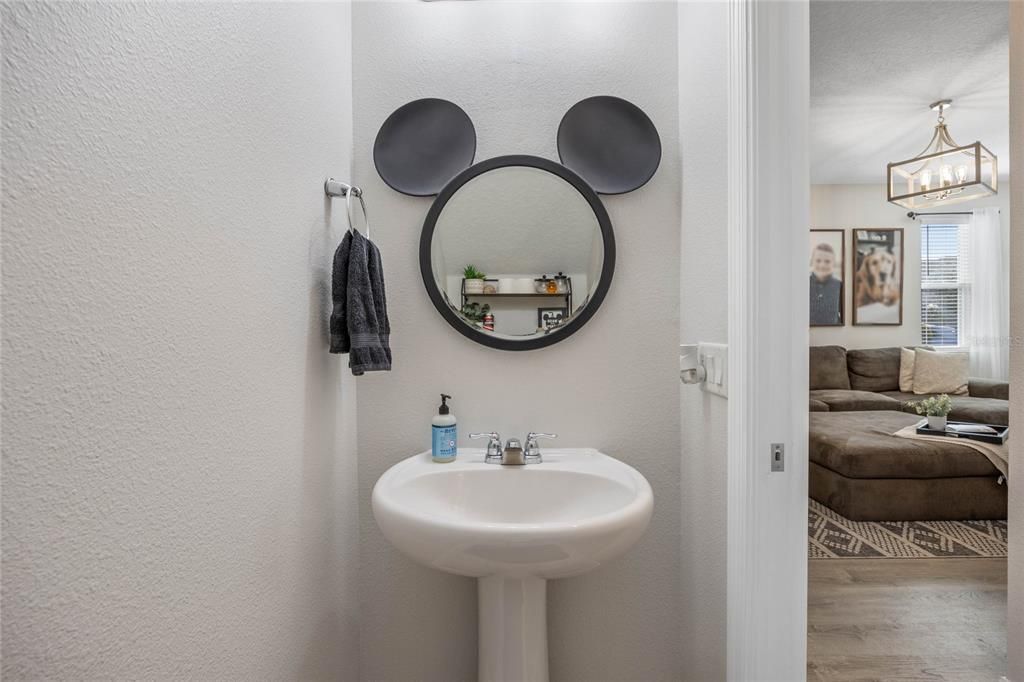 For Sale: $450,000 (4 beds, 3 baths, 2220 Square Feet)