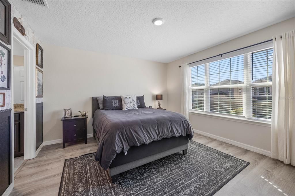 For Sale: $450,000 (4 beds, 3 baths, 2220 Square Feet)