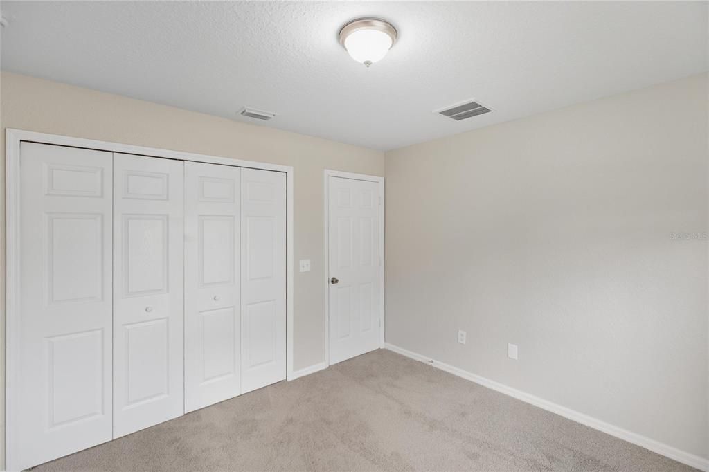 合同活跃: $275,000 (3 贝兹, 2 浴室, 1297 平方英尺)