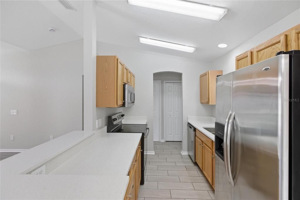 合同活跃: $275,000 (3 贝兹, 2 浴室, 1297 平方英尺)