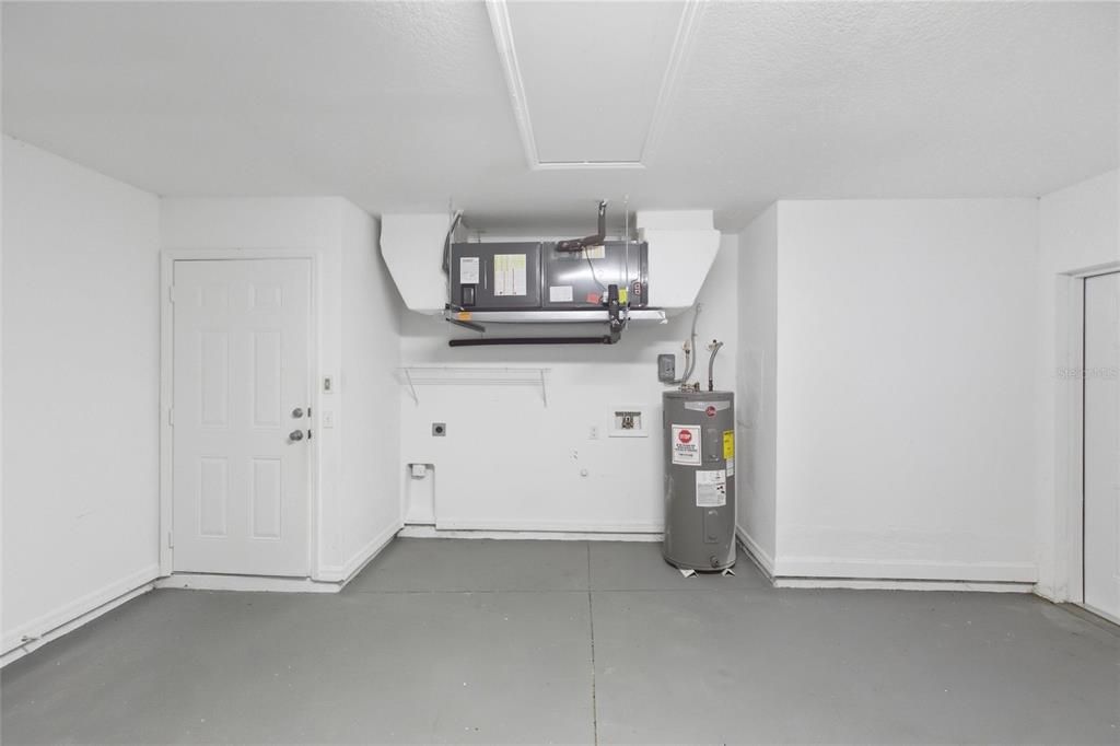 合同活跃: $275,000 (3 贝兹, 2 浴室, 1297 平方英尺)