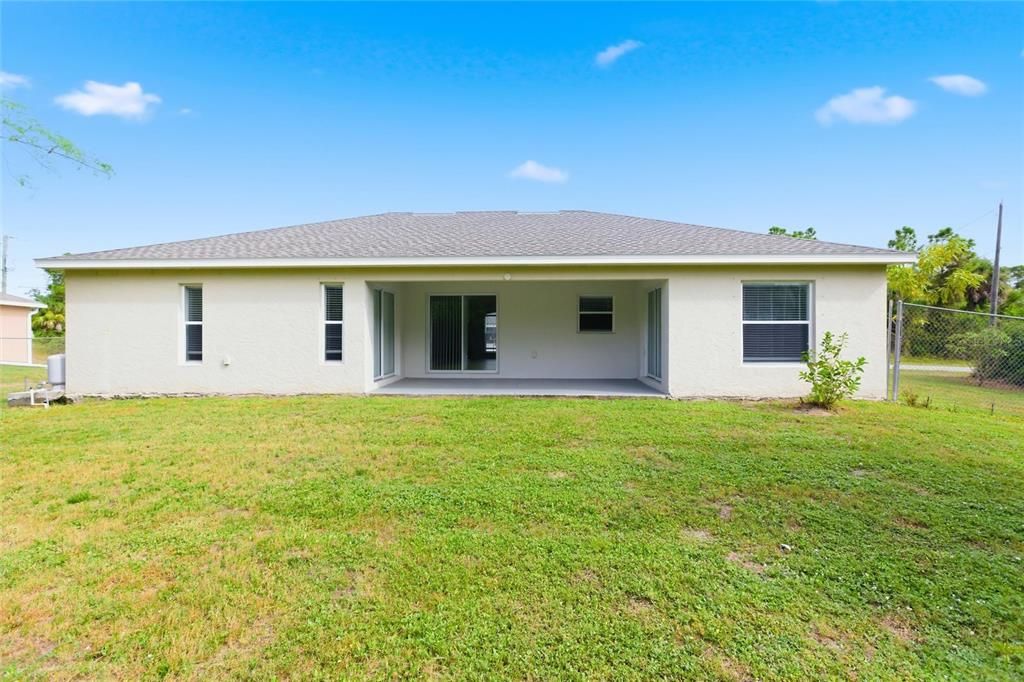 合同活跃: $275,000 (3 贝兹, 2 浴室, 1297 平方英尺)