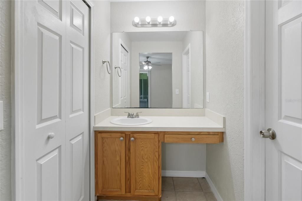 合同活跃: $275,000 (3 贝兹, 2 浴室, 1297 平方英尺)