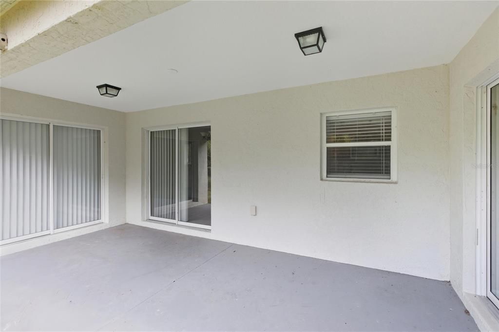 合同活跃: $275,000 (3 贝兹, 2 浴室, 1297 平方英尺)