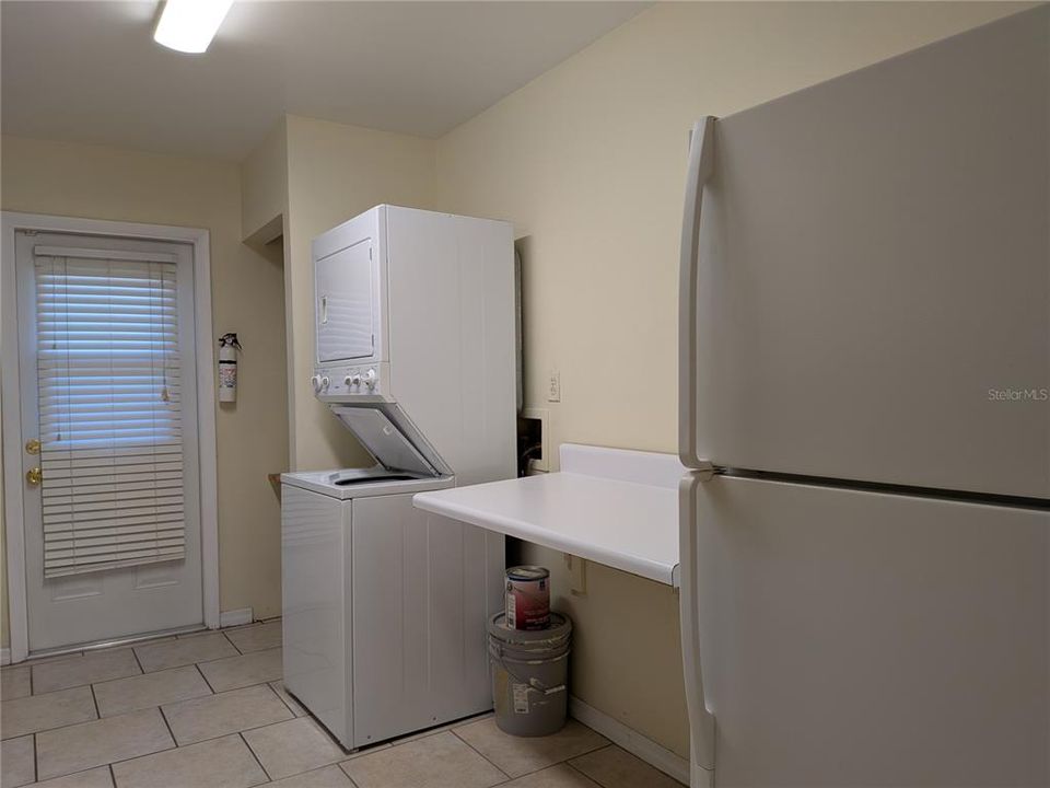 Activo con contrato: $1,600 (3 camas, 2 baños, 1200 Pies cuadrados)