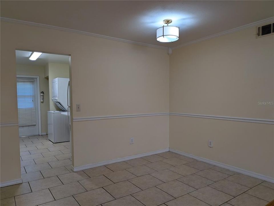 Activo con contrato: $1,600 (3 camas, 2 baños, 1200 Pies cuadrados)