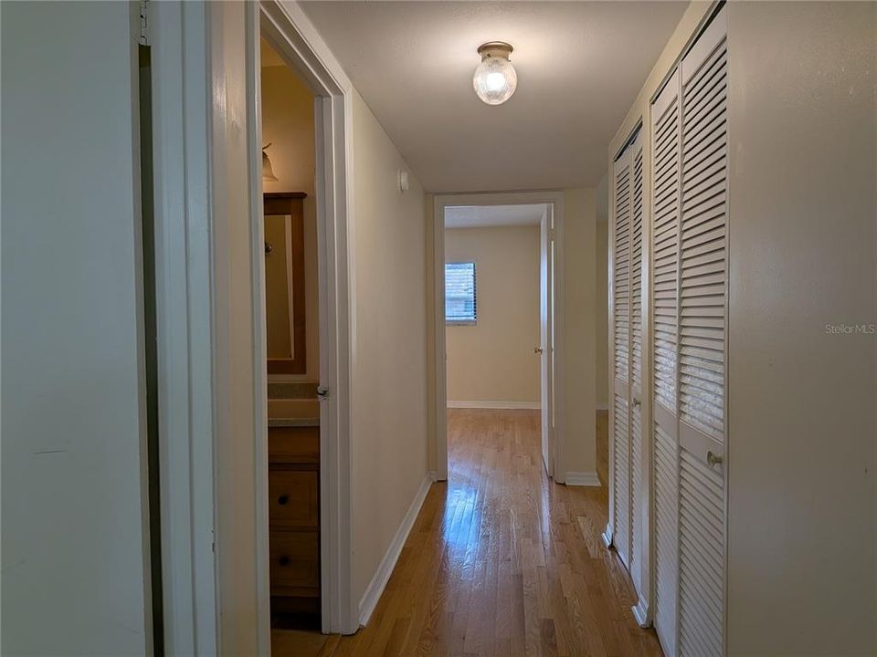 Activo con contrato: $1,600 (3 camas, 2 baños, 1200 Pies cuadrados)