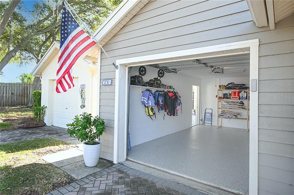 For Sale: $399,000 (2 beds, 2 baths, 1235 Square Feet)