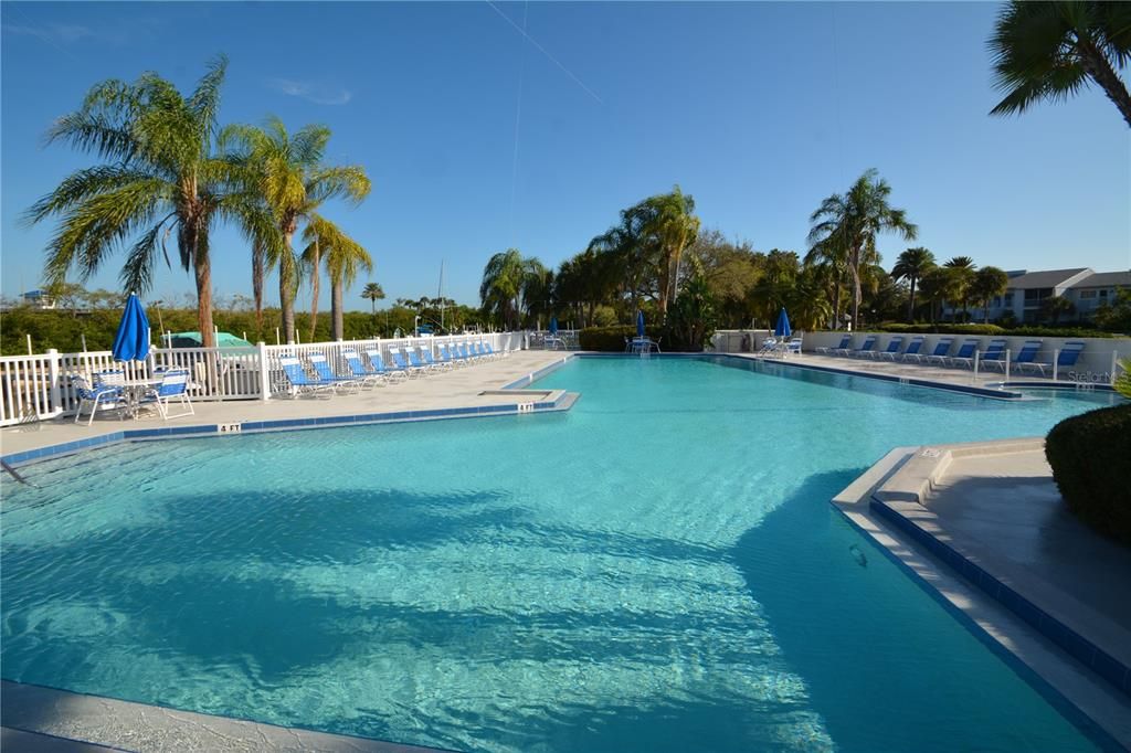 For Sale: $399,000 (2 beds, 2 baths, 1235 Square Feet)