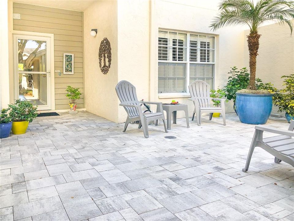 For Sale: $399,000 (2 beds, 2 baths, 1235 Square Feet)