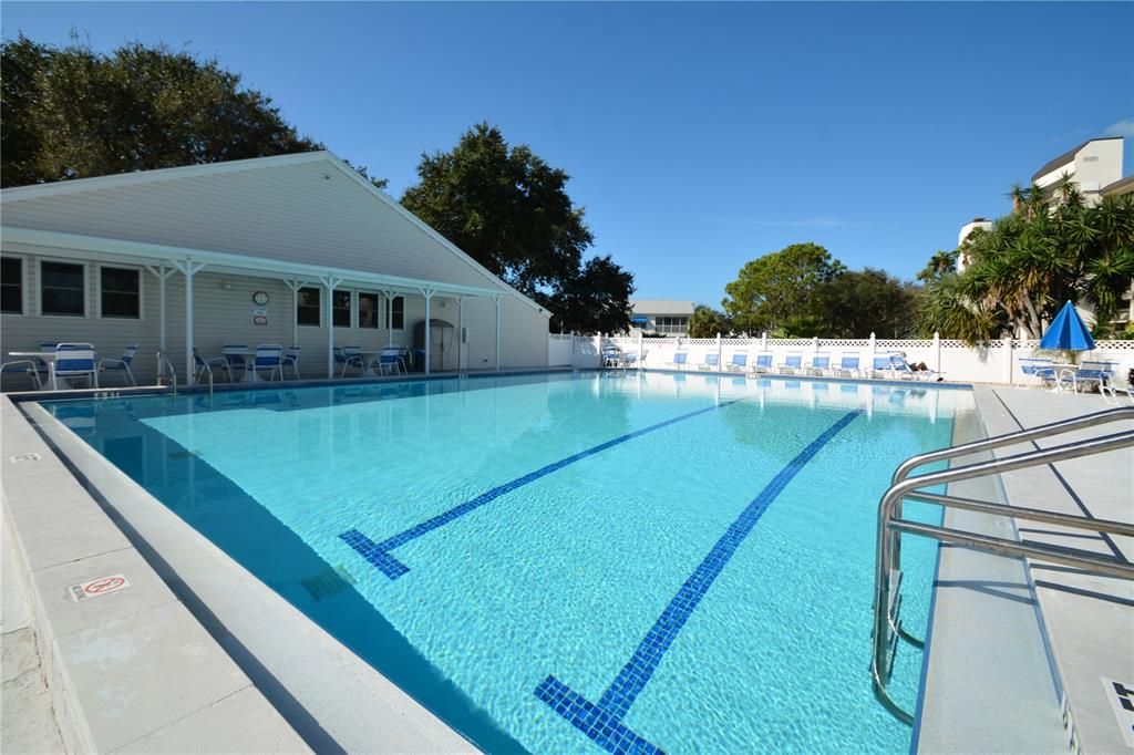 For Sale: $399,000 (2 beds, 2 baths, 1235 Square Feet)