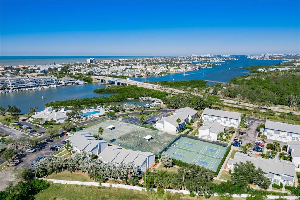 For Sale: $399,000 (2 beds, 2 baths, 1235 Square Feet)