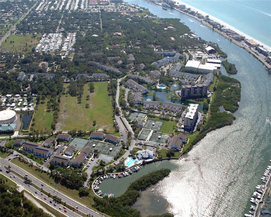 For Sale: $399,000 (2 beds, 2 baths, 1235 Square Feet)