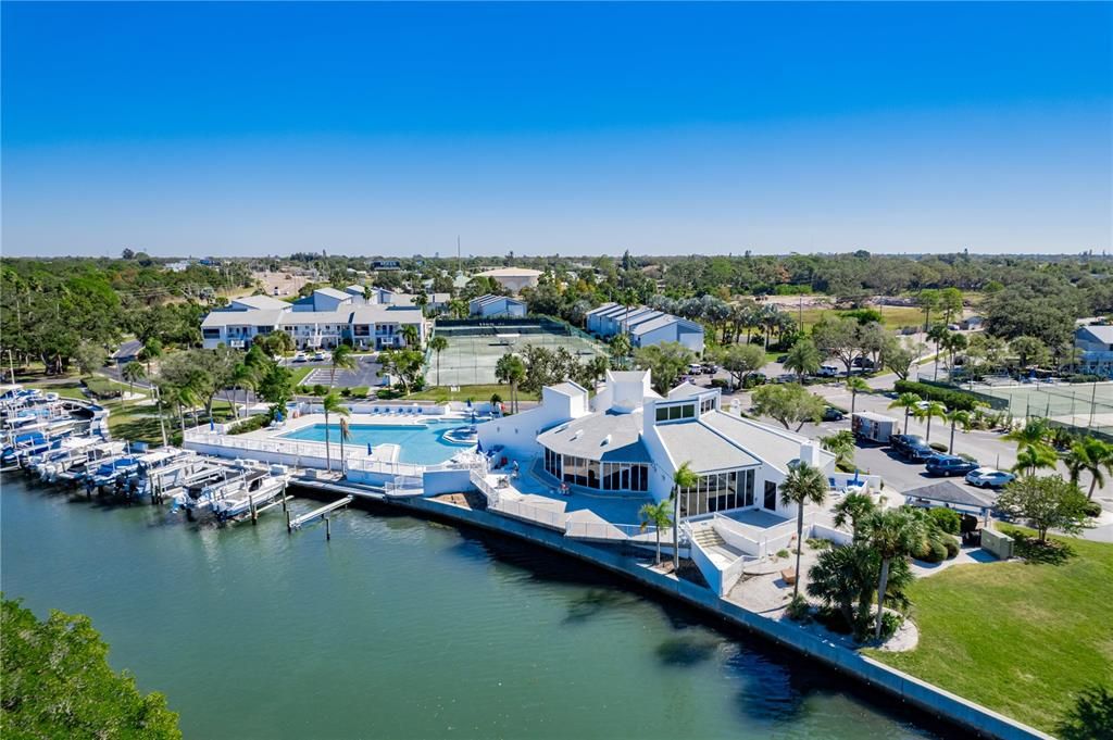 For Sale: $399,000 (2 beds, 2 baths, 1235 Square Feet)