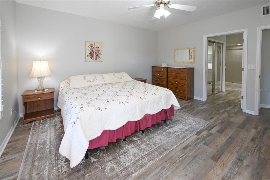 For Sale: $399,000 (2 beds, 2 baths, 1235 Square Feet)