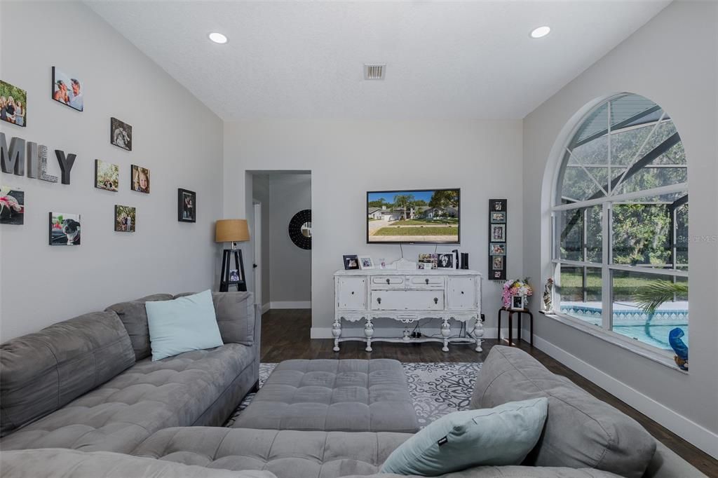 For Sale: $679,000 (4 beds, 3 baths, 2645 Square Feet)