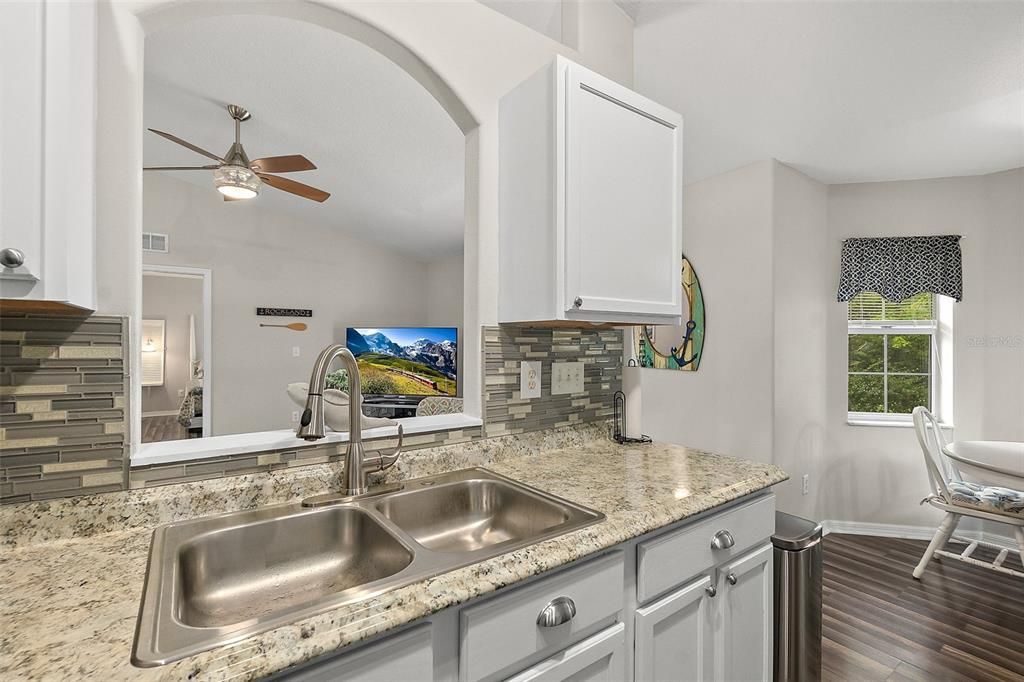 For Sale: $279,000 (3 beds, 2 baths, 1318 Square Feet)