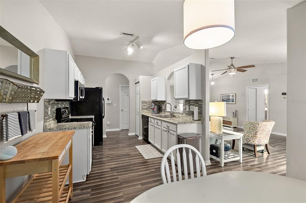 For Sale: $279,000 (3 beds, 2 baths, 1318 Square Feet)