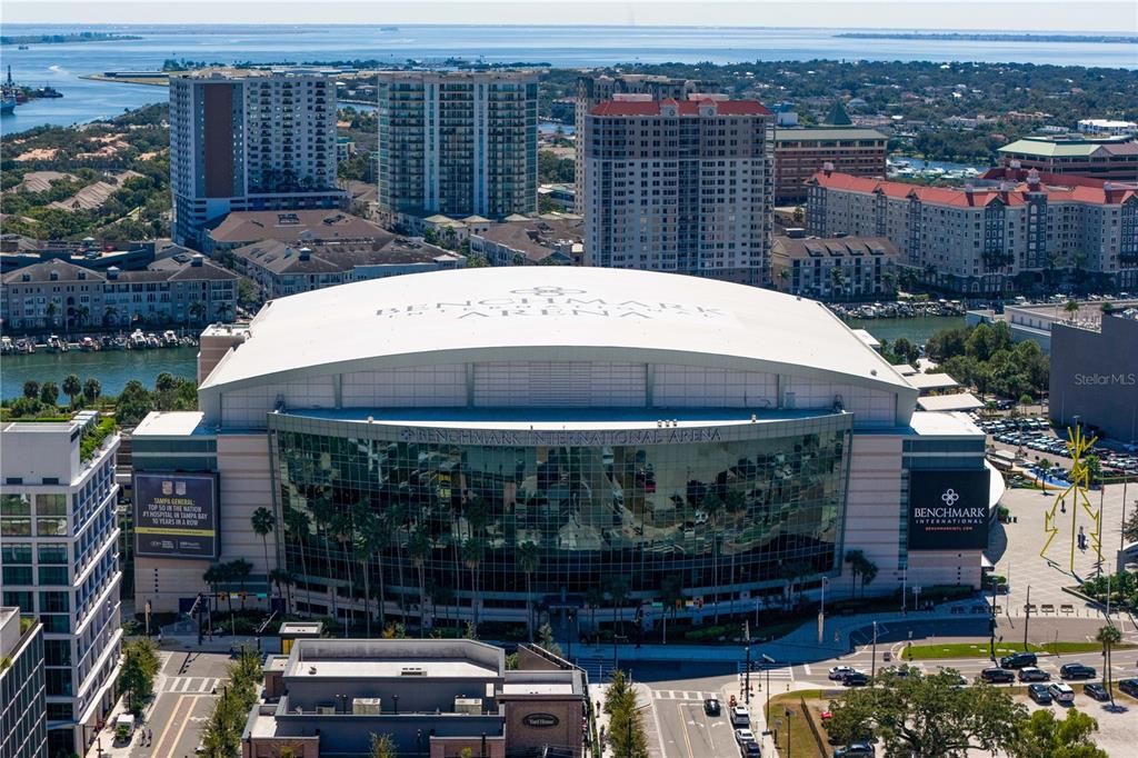 For Sale: $350,000 (1 beds, 1 baths, 931 Square Feet)