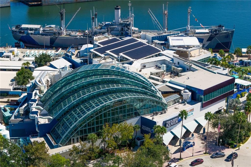 For Sale: $350,000 (1 beds, 1 baths, 931 Square Feet)