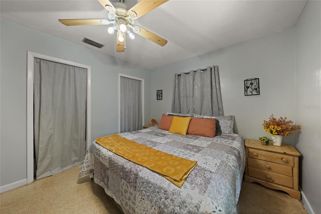 Active With Contract: $170,000 (3 beds, 1 baths, 1422 Square Feet)