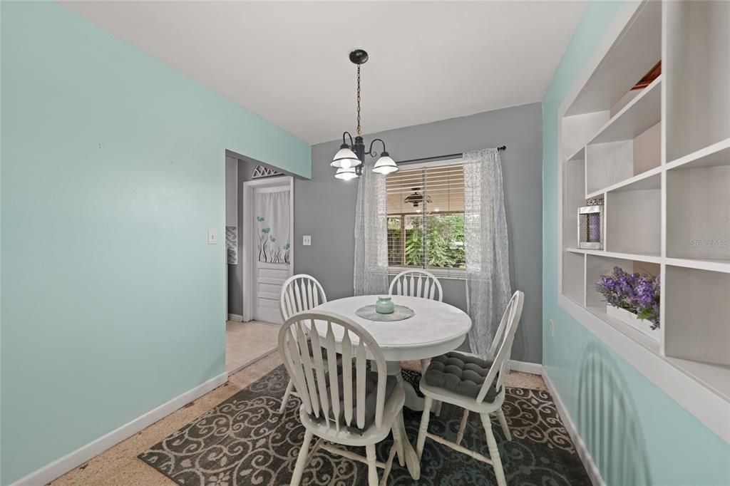 Active With Contract: $170,000 (3 beds, 1 baths, 1422 Square Feet)