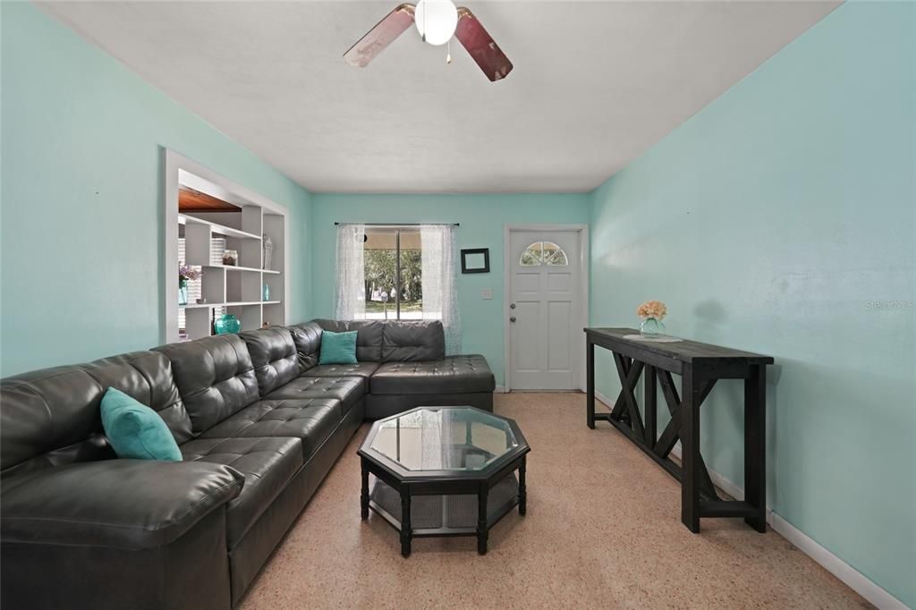 Active With Contract: $170,000 (3 beds, 1 baths, 1422 Square Feet)