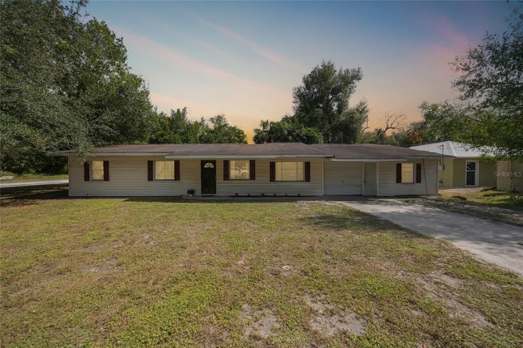 Active With Contract: $170,000 (3 beds, 1 baths, 1422 Square Feet)